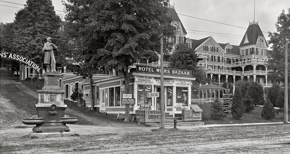 Photo showing: Temperance Drinks -- Circa 1910. Lake Winnipesaukee, New Hampshire. The New Hotel Weirs and Soldiers' Monument.