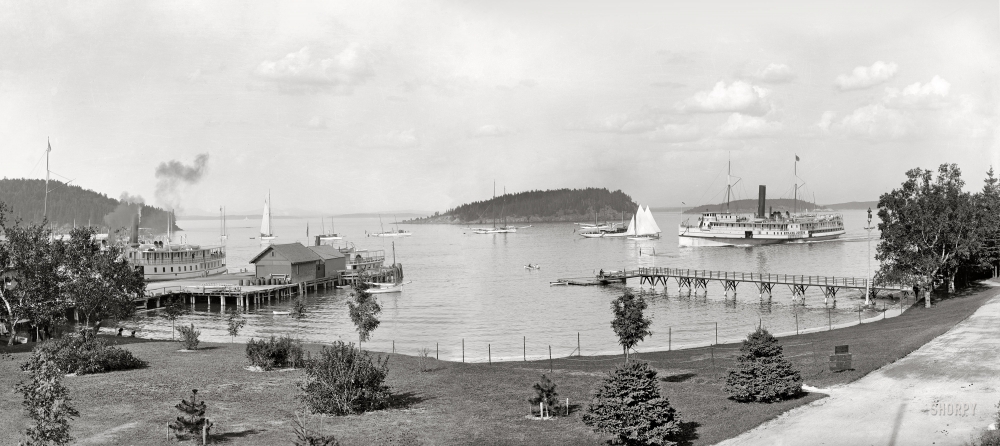 Photo showing: Bar Harbor Panorama -- 1901. The Harbor from Newport House, Bar Harbor, Mount Desert Island, Maine.