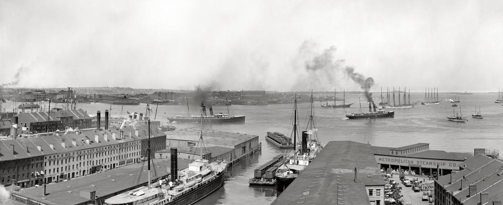 Photo showing: Boston Harbor Panorama -- Boston, Massachusetts, circa 1906. Boston Harbor and waterfront. Panorama of two 8x10 inch glass negatives. 