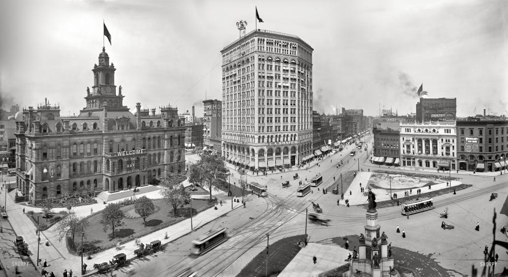 Photo showing: Detroit Panorama -- Campus Martius and City Hall, circa 1900. Panorama of three 8x10 glass negatives.