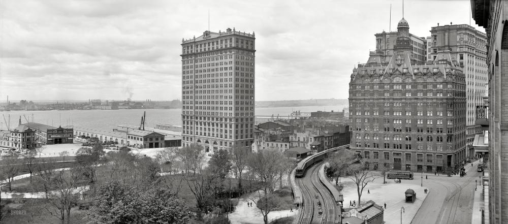 Photo showing: Harbor View Panorama -- Circa 1908. New York Harbor from the Battery. Panorama made from two 8x10 glass negatives.