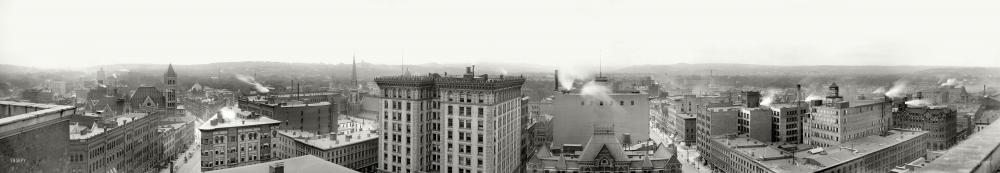 Photo showing: Syracuse Panorama: 1901 -- Circa 1901. General view of Syracuse, New York. At center, the University Building. Panorama of five 8x10 glass plates. 