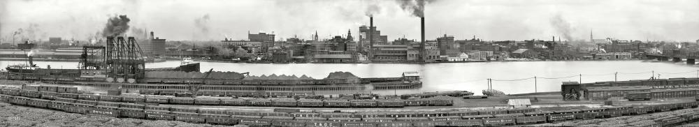 Photo showing: Toledo Panorama -- Circa 1909. Toledo, Ohio, waterfront on Maumee River. Panorama made from five 8x10 glass negatives. 