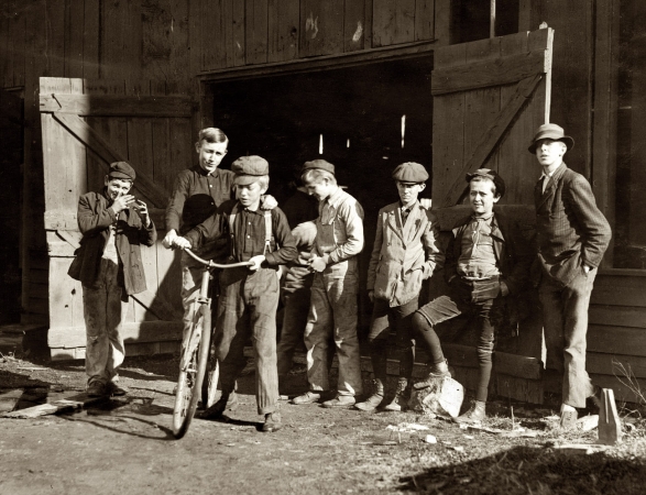 Photo showing: Bottle Break -- November 1909. Woodbury, New Jersey. Woodbury Bottle Works. Noon hour. All are workers.  