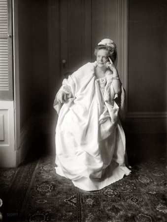 Photo showing: Notorious Lady: 1909 -- The noted and notorious Ann O'Delia Dis Debar, of many aliases, a number of husbands and several prison terms.