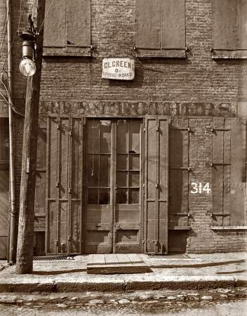 Photo showing: Yeatman Alley -- August 1908. Greeno Spring Works, 314 Yeatman Alley, Cincinnati.  