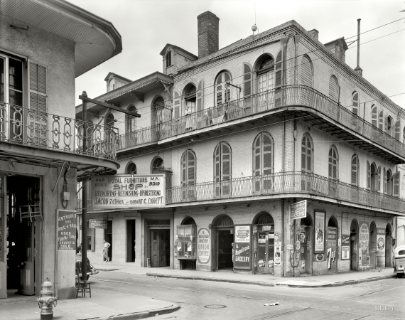 Photo showing: Royal Street Signs -- New Orleans circa 1937. 842 Royal Street.