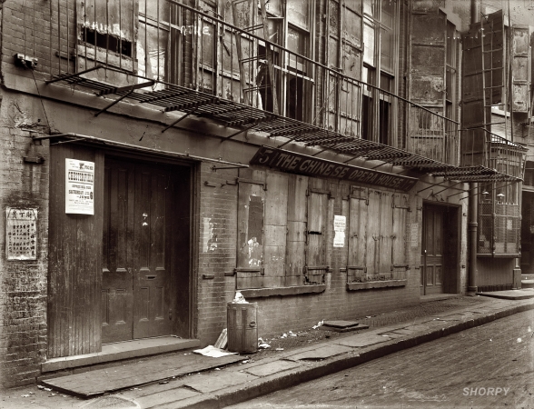 Photo showing: Chinese Opera House -- New York, 1908. The Chinese Opera House at 5-7 Doyers Street.
