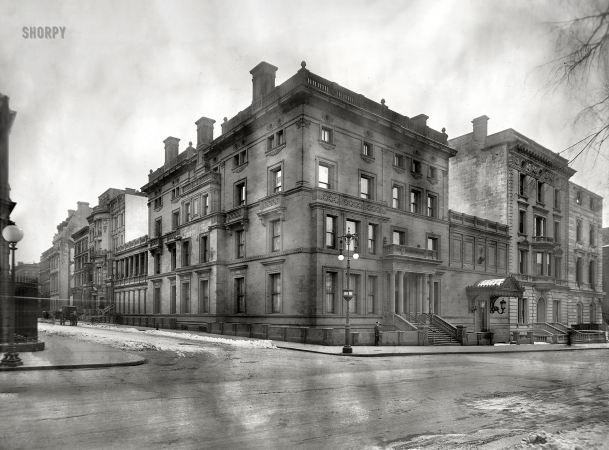 Photo showing: Yerkes Mansion -- New York circa 1908. Charles T. Yerkes house, Fifth Avenue and East 68th Street.