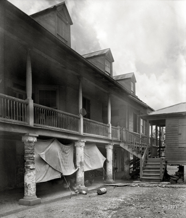 Photo showing: Home Place -- St. Charles Parish, Louisiana, circa 1938. Home Place. Hahnville vicinity.