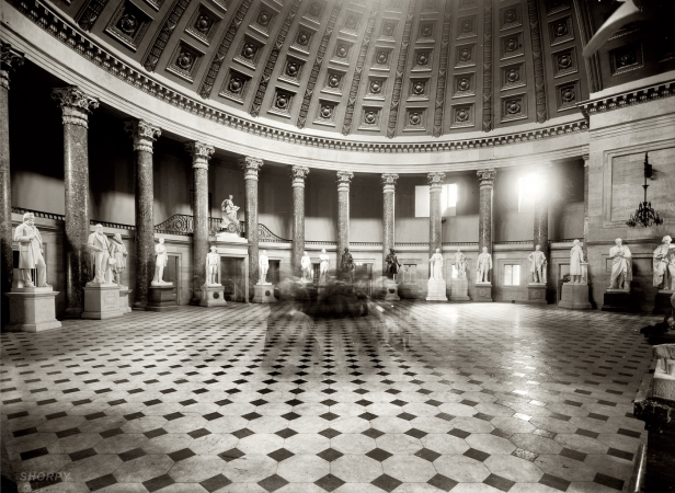 Photo showing: Statuary Hall -- Statuary Hall, U.S. Capitol. Circa 1908 time exposure with a tour group of ghosts.
