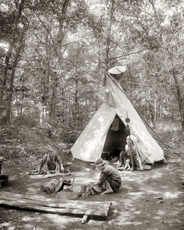 Photo showing: Camp Flying Eagles -- Connecticut circa 1908. A tepee, Wyndygoul. On the estate of Ernest Seton, one of the founders of the Boy Scout movement.