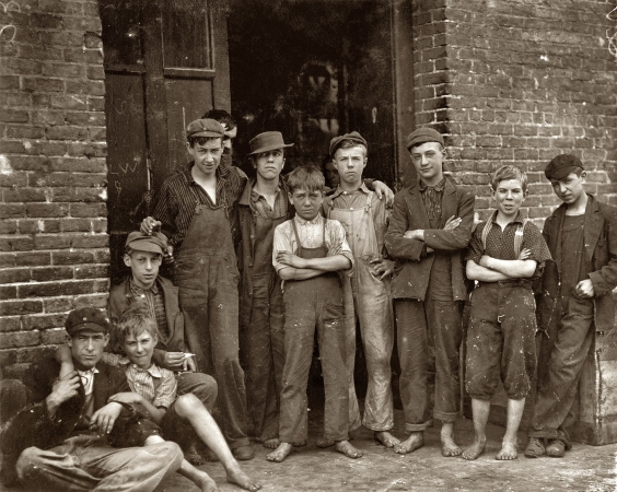 Photo showing: Vermont Mill Boys -- August 1910. Workers ages 11-16 at the cotton mill at North Pownal, Vermont.