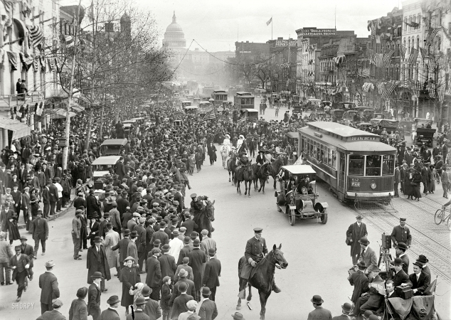 Photo showing: Woman Suffrage -- March arriving in Washington from New York, February 1913.
