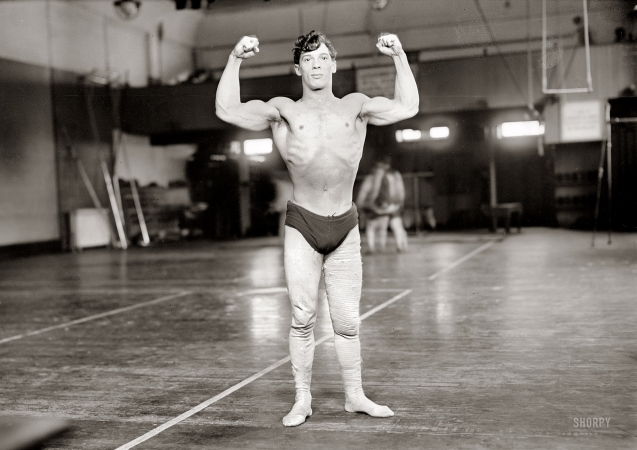 Photo showing: Sam Kramer -- New York City circa 1908. Sam Kramer. The bodybuilder and wrestler.
