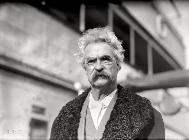 Photo showing: Mark Twain -- New York, December 20, 1909. Aboard the Bermudian after a trip to Bermuda, four months before his death.