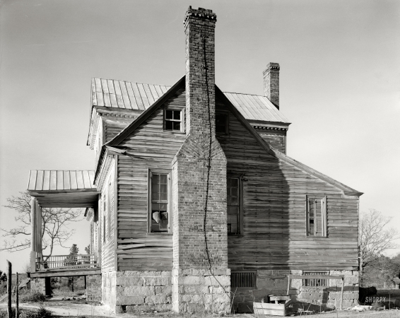Photo showing: Old House -- 1939. Halifax County, N.C. Old house, Dr. Gideon Hunt Macon (Williams-Reid- Macon House near Airlie).