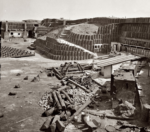 Photo showing: Fort Sumter -- 1865. Charleston, South Carolina. Interior of Fort Sumter, with gabion reinforcements.