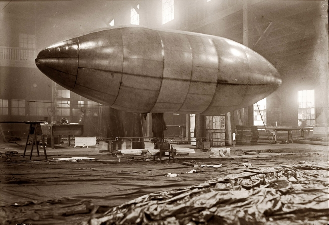 Photo showing: Anthonys Airship -- Anthony's Wireless Airship. A small powered blimp used in 1912
to demonstrate remote control of aircraft by wireless telegraphy.