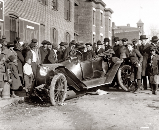Photo showing: Fire Casualty -- Wreck of District of Columbia fire chief's car. January 5, 1921.