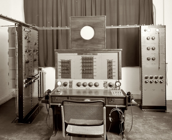 Photo showing: Marconi Control Table -- A radio station in British Mandate Palestine circa 1939.