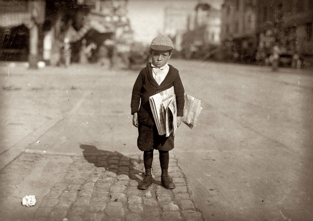 Photo showing: Shortchanger -- Los Angeles, May 1915. A 6-year-old newsie who tried to short change me.