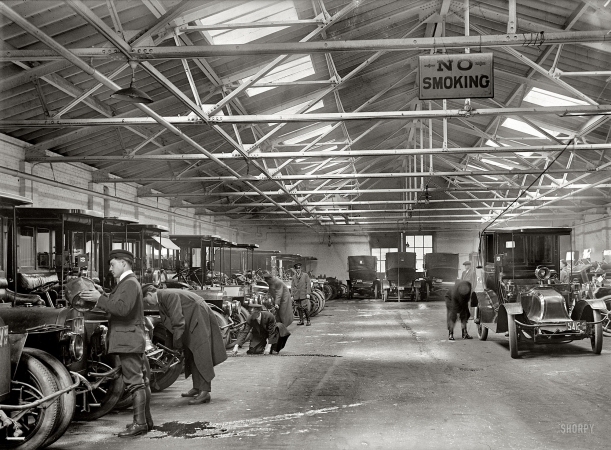 Photo showing: Federal Taxi -- Washington, D.C., 1914. Federal taxicab garage, 13th Street. These cabs served Union Station.