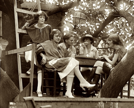 Photo showing: Krazy Kat Klub -- 1921. The Krazy Kat Klub, hangout of Washington D.C.'s boho artistes.