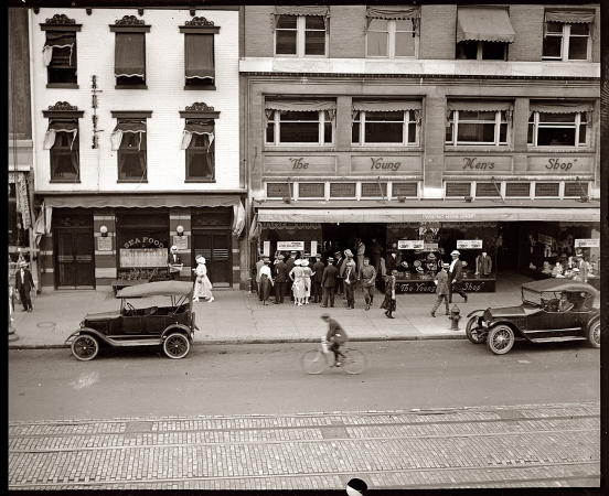 Photo showing: Young Mens Shop: 1921 -- Conveniently located at 1319-1321 F Street, Washington, D.C.