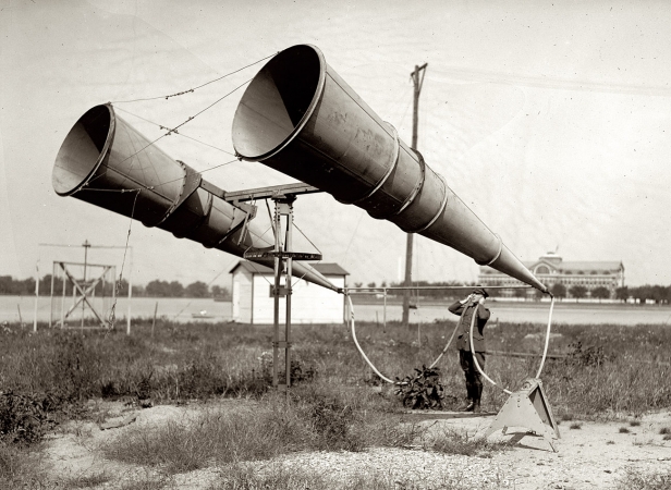 Photo showing: Big Ears -- Washington, D.C. 1921. Amplifiers at Bolling Field designed to listen for approaching aircraft.
