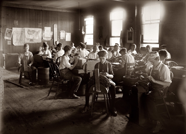 Photo showing: Col.  Maduro Cigars -- August 1908. Col. Maduro cigar factory in Indianapolis.