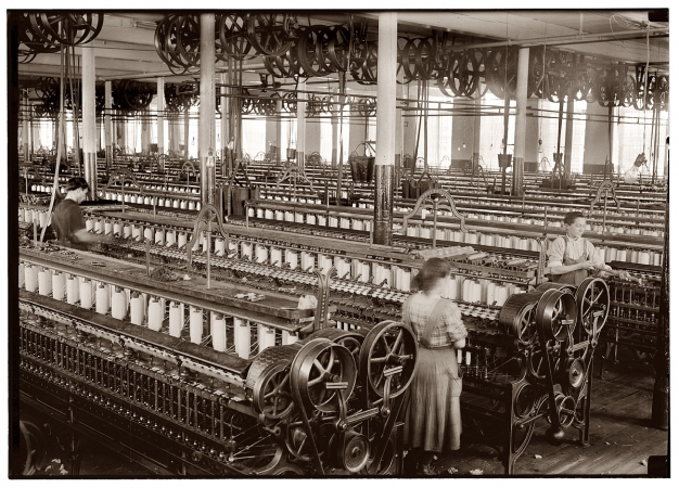 Photo showing: Flint Mill -- January 1912. The Flint Cotton Mill spinning room. Fall River, Massachusetts. 