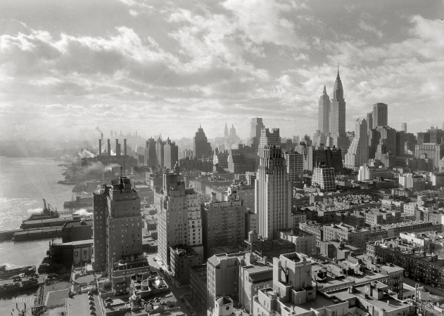 Photo showing: New York Skyline -- December 15, 1931, from the 27th floor of River House.