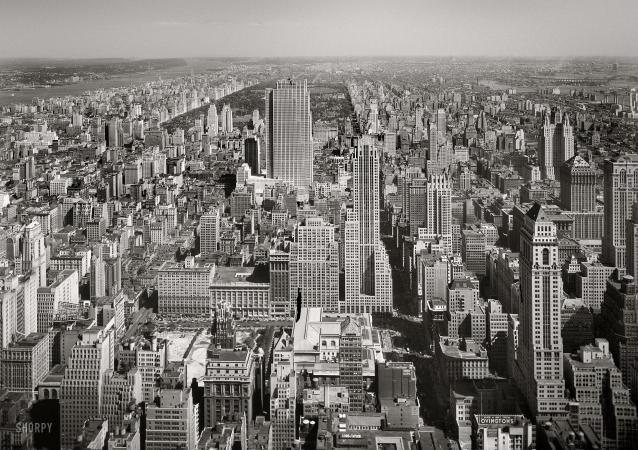 Photo showing: From the Empire State Building -- September 11, 1933.
