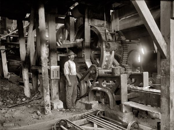 Photo showing: Brick Work -- Brick yard below Mount Vernon, 1916.