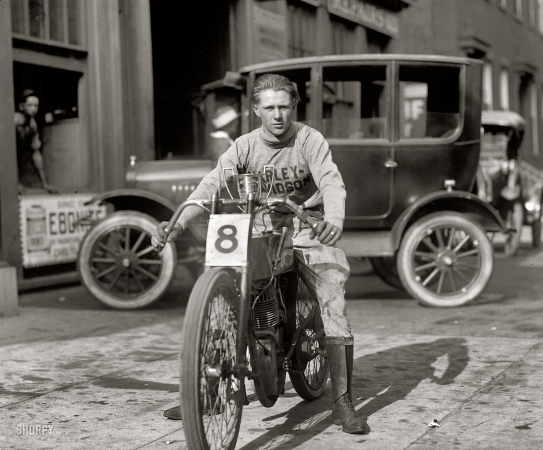 Photo showing: Freddy and Harley -- Fred Freddy Fretwell of Washington on a Harley-Davidson motorcycle, 1922.