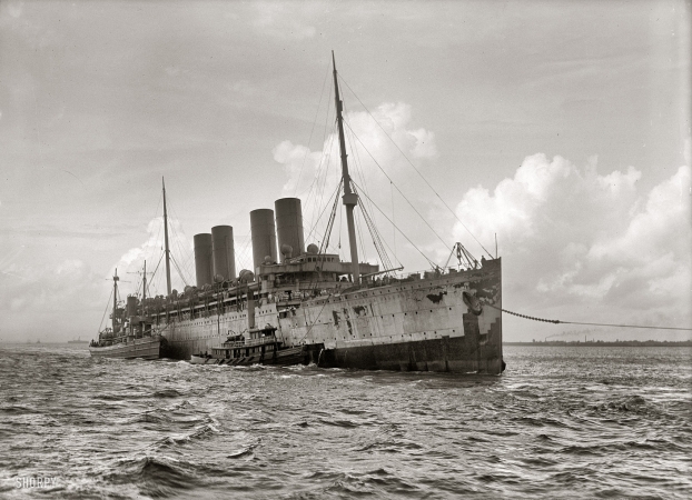 Photo showing: Ghost Ship -- September 1916. Kron Prinz Wilhelm, German ship, interned in U.S. in tow.