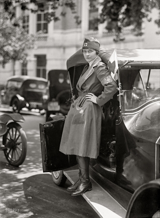 Photo showing: Help on Wheels -- Washington, D.C., 1917. Red Cross Motor Corps.