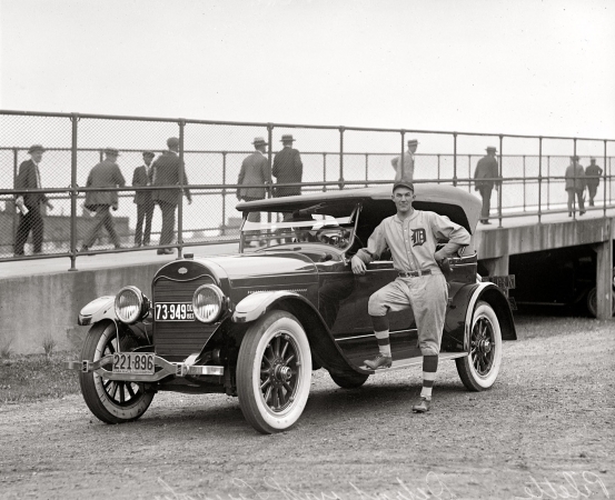 Photo showing: Auto Pitchman -- Washington, D.C. 1923. Detroit Tigers pitcher Herman Polycarp Pillette with a Lincoln.