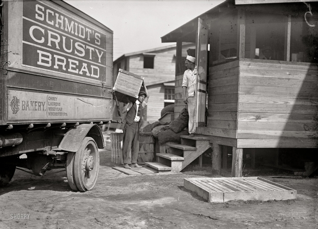 Photo showing: A Lot of Crust -- Camp Meade, Maryland, 1917.