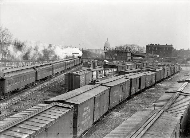 Photo showing: Washington Yard -- Washington, D.C., circa 1917. U.S. Capitol dome from rail yards in Southeast section.