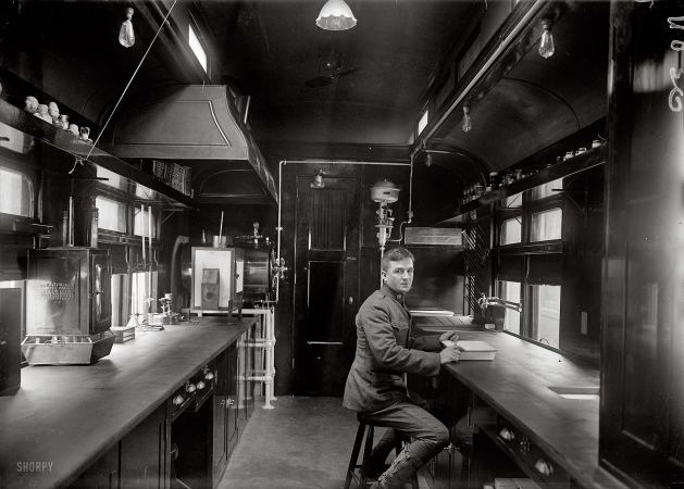 Photo showing: Sanitary Train -- American Red Cross sanitary railroad car, 1917.
