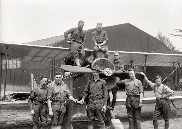 Photo showing: Aero Mail: 1918 -- Inauguration of Aero Mail service. Polo Field mechanics.