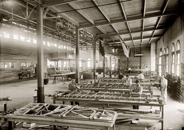 Photo showing: Airplane Factory 1918 -- Alexandria, Virginia 1918.