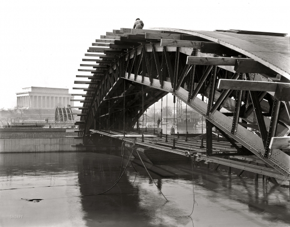 Photo showing: Over the River -- Washington, D.C., circa 1930. Construction of Memorial Bridge over Potomac River.