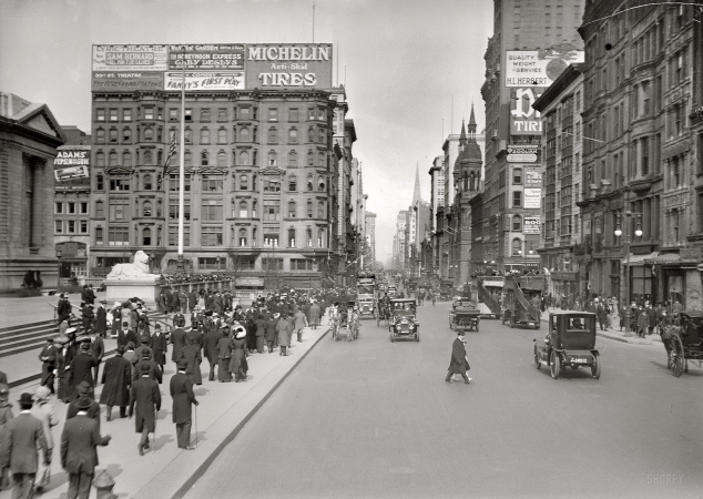 Photo showing: New York Easter -- March 23, 1913. Easter Sunday, Fifth Avenue at 42nd Street.