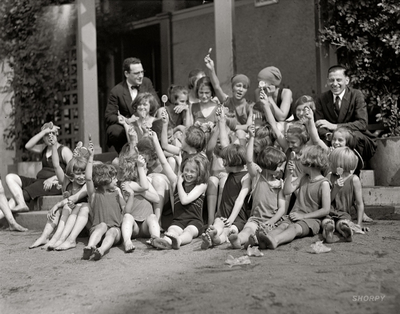 Photo showing: Lollipop Orphans -- Orphans at Tidal Basin -- Sgt. Jasper Post #13, American Legion. Washington, D.C. August 21, 1924.
