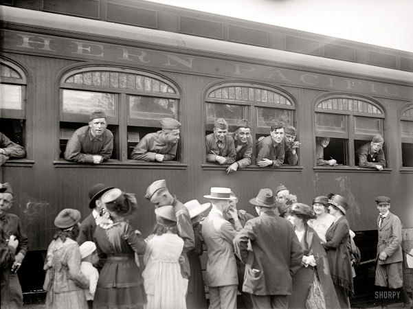 Photo showing: Doughboys Come Home -- 1919. Washington, D.C. U.S. Army. Return of soldiers.