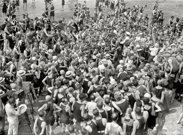 Photo showing: Crowd Control: 1919 -- Washington, D.C. Beauty contests at Tidal Basin.