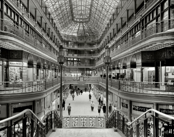 Photo showing: Cleveland Arcade -- March 7, 1966. Cleveland Arcade, 401 Euclid Avenue. Interior looking south.